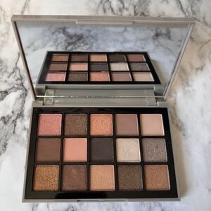 🔥FREE Tingphe Glam Eyeshadow Palette